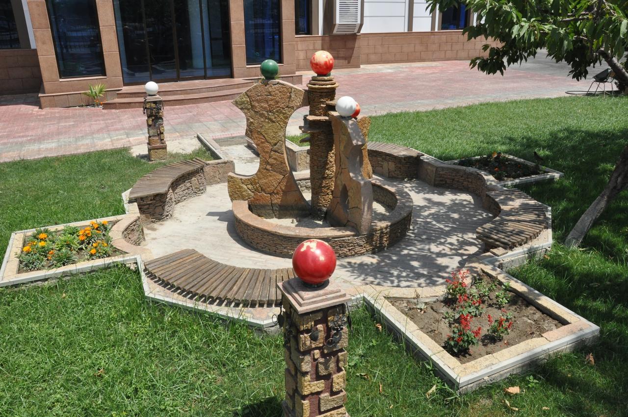 Firuz Hotel Chudschand Exterior foto
