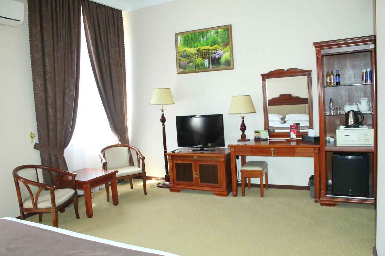 Firuz Hotel Chudschand Exterior foto